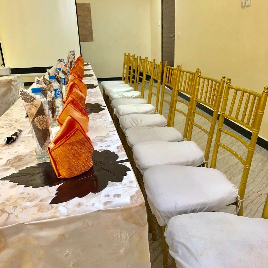 Fawzy Hotel Ибадан Екстериор снимка
